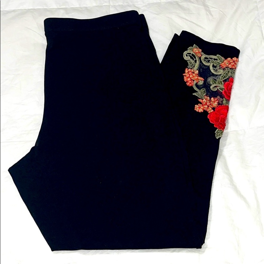 Simply Emma Embroidery Detail Leggings